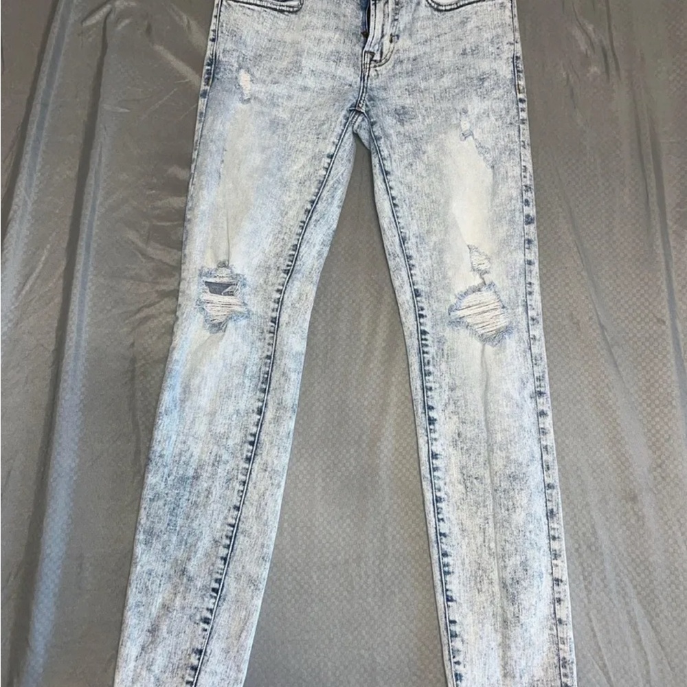 American Eagle Distressed Light Blue Jeans straight leg